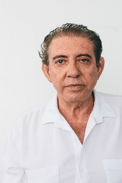 http://www.alexandresevero.com.br/files/gimgs/21_joaodedeusalexandresevero171-medium.jpg